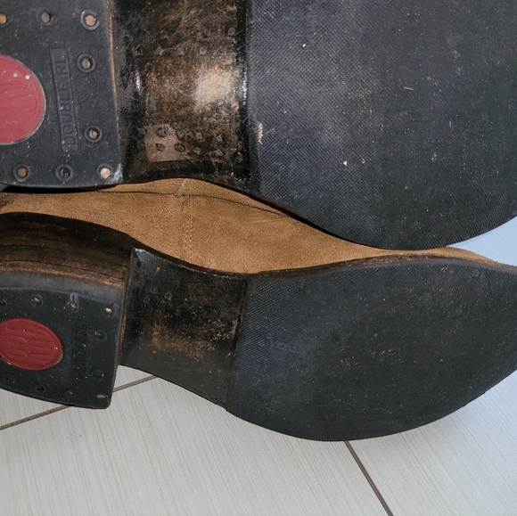 Shoes - Picture 4 of 4